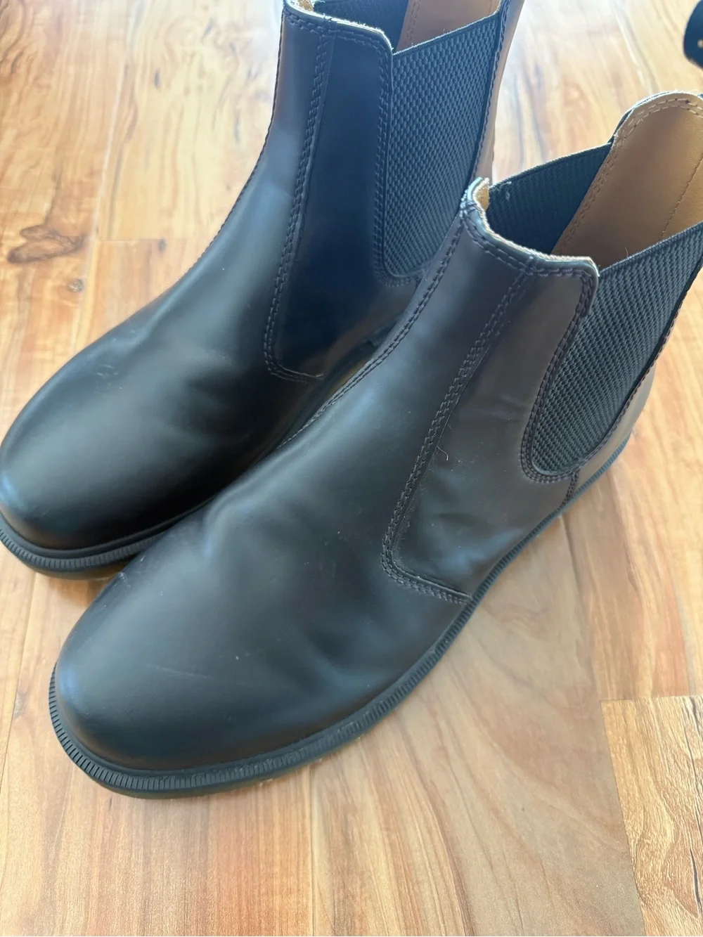 Black Chelsea Boots – Dr. Martens size 11 - Picture 2 of 4